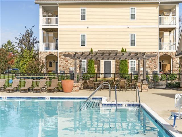 Grove at Shadow Green Apartments 2